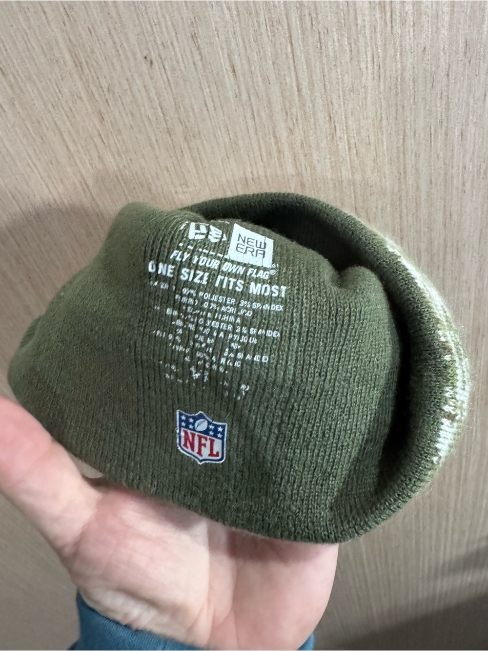 New Era X NFL Olive & Camo Salute to Service Steelers Fleece Cuffed Beanie - Picture 4 of 4